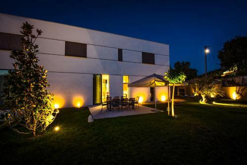 Zmijavci Holiday Home Villa Red 10+2