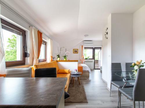 Boutique Apartment In Seli?te Dre?ni?ko With Garden