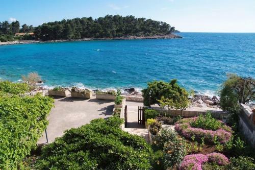Apartment Petar - By The Sea