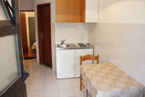 Apartments Ante - 30 M From Sea