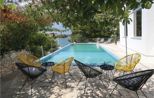 Seven-bedroom Holiday Home In Zaboric