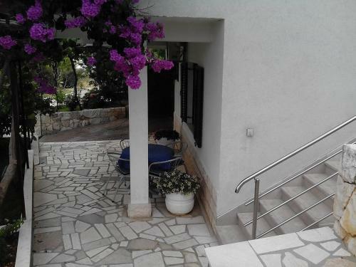 Apartments Zeljko - With Garden