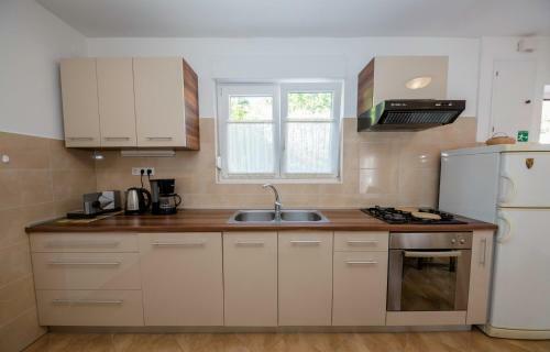 Hostal Apartments Palit Rab