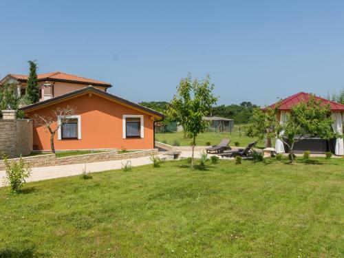 Cozy Holiday Home In Vodnjan With Jacuzzi