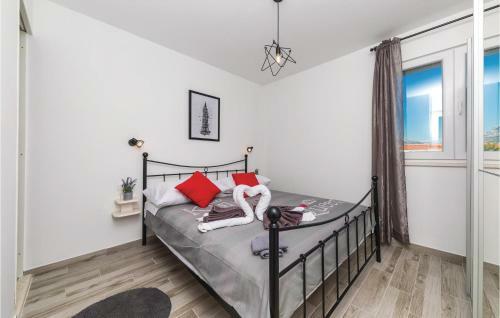 Six-bedroom Holiday Home In Kastel Stafilic