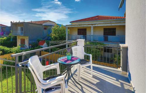 Six-bedroom Holiday Home In Kastel Stafilic