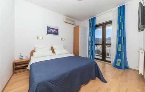 Awesome Apartment In Kastel Stafilic With Wifi