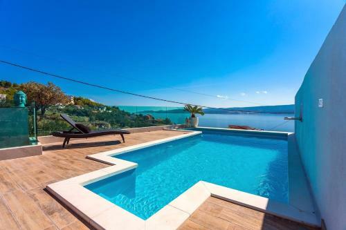 Villa Casa Del Mar In Stani?i With Sea Views