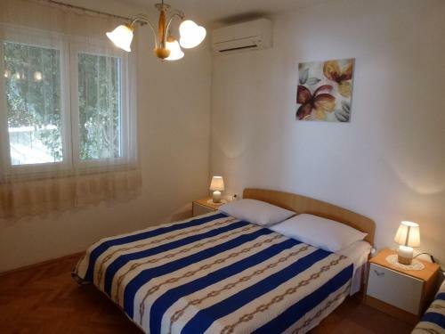 Apartments Nediljka-80m From Sea