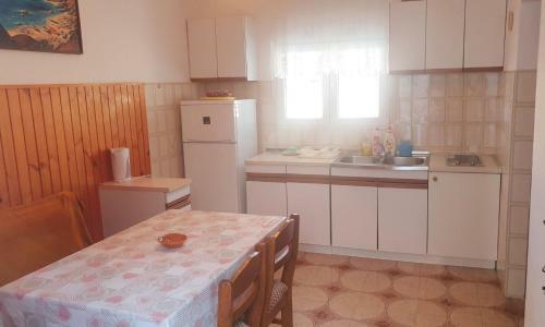 Apartments Nediljka-80m From Sea