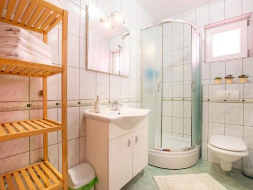 Comfortable Apartment In Celina With Swimming Pool