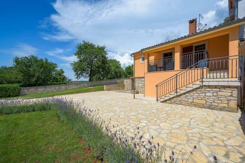 Casa Ana Tripari