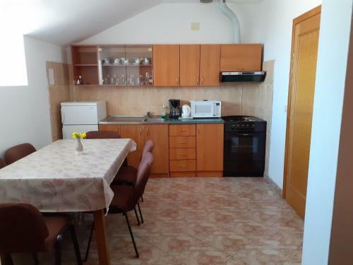 Apartment Zdene - 300 M From Sea