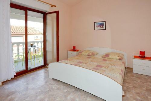 Apartment Julijana - Economy