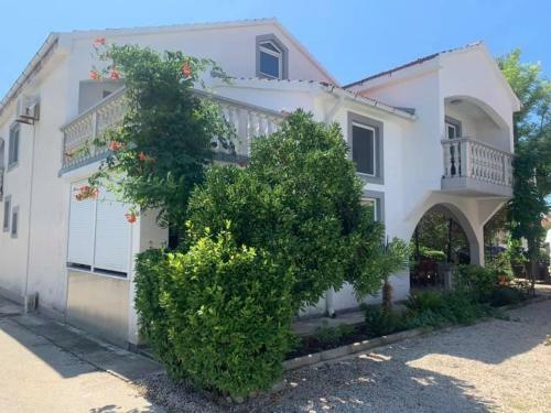 Apartments Anna-peaceful And Quiet