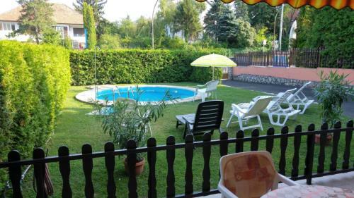 Crystal Apartement F