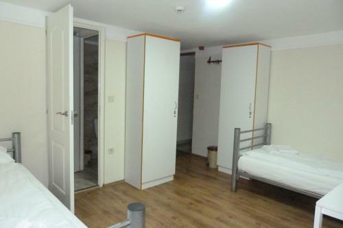 Center Hostel And Guest House