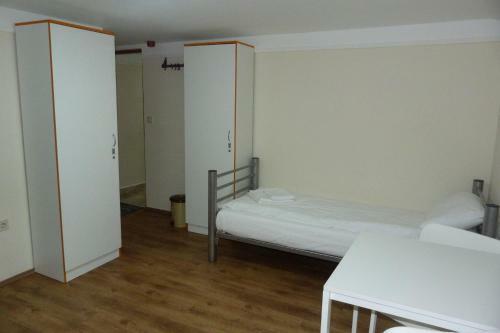 Center Hostel And Guest House