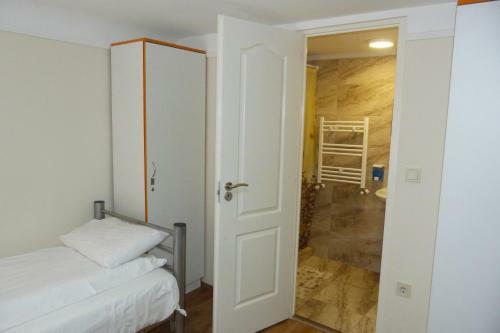 Center Hostel And Guest House