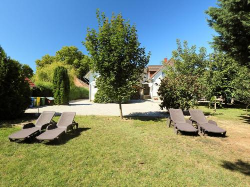 Holiday Home Moni-1