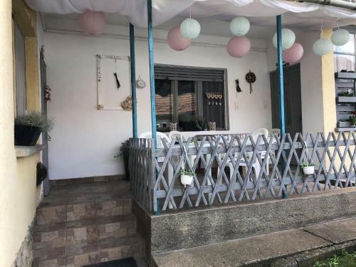 Vir�g Var�zs Vend�gh�z