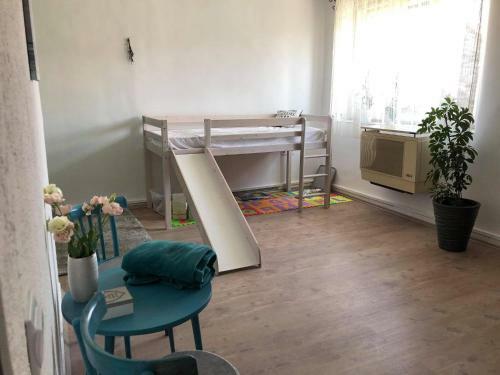 Vir�g Var�zs Vend�gh�z
