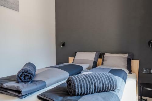 H&h Apartments Poroszl�