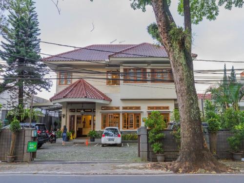 Hostal Reddoorz Near Simpang Dago 2