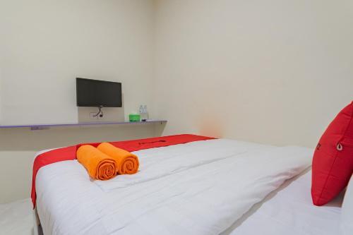 Hotel Reddoorz Near Trans Studio Bandung 3