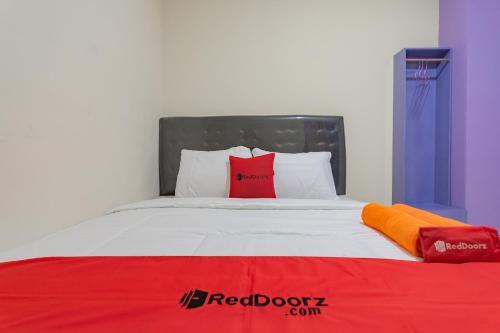 Hotel Reddoorz Near Trans Studio Bandung 3