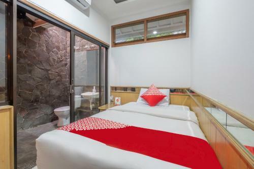 Hotel Oyo 1646 Imelda Residence