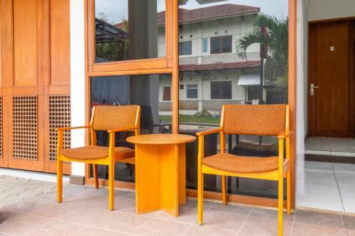 Hotel Oyo 2728 Sinulingga Residence
