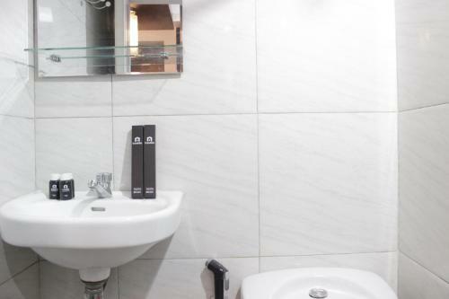 Functional Studio Room The Jarrdin Cihampelas Apartment By Travelio