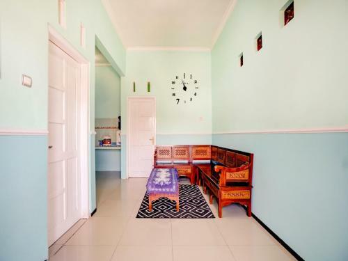 Hotel Oyo 90284 Villa Biru