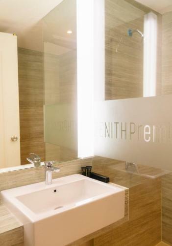 Zenith Premiere Hotel Baubau