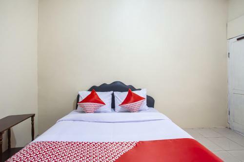 Hotel Oyo 2799 Berastagi Backpacker Rooms