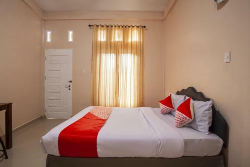 Hotel Oyo 2799 Berastagi Backpacker Rooms