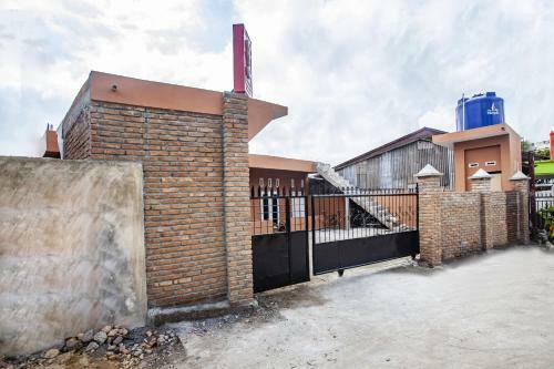 Hotel Oyo 2799 Berastagi Backpacker Rooms