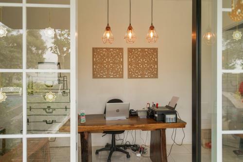 Hostal Reddoorz Plus Near Exit Toll Puncak 2