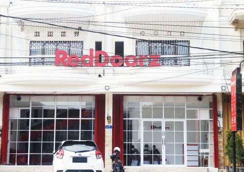 Hotel Reddoorz @ Jalan Tanjung Blitar