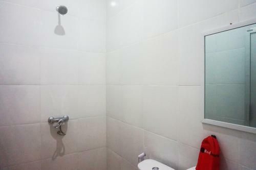 Hotel Reddoorz @ Jalan Tanjung Blitar