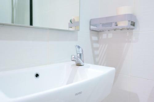 Hotel Reddoorz Near Trans Studio Mall Cibubur 3