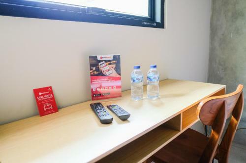 Hotel Reddoorz Near Trans Studio Mall Cibubur 3