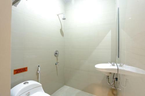 Hostal Reddoorz Plus Near Solo Paragon Mall