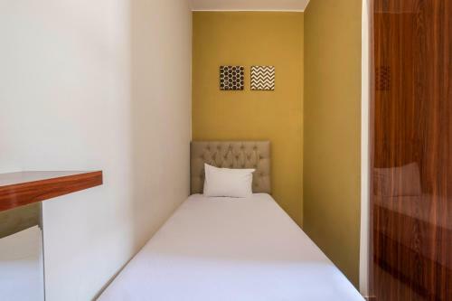 Hotel Oyo Life 1877 Side Corner