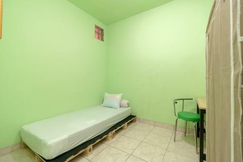 Hotel Koolkost @ Limo Depok (Minimum Stay 6 Days)