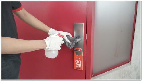 Hostal Reddoorz Plus Near Dharmawangsa Square