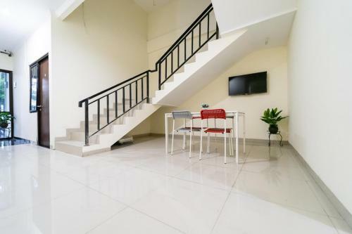 Hostal Koolkost Near Universitas Tarumanegara