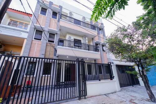 Hostal Koolkost Near Universitas Tarumanegara