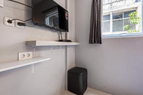 Hostal Reddoorz Near Tanjung Duren 2